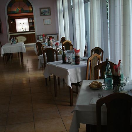 Hotel Mignon Alassio Esterno foto