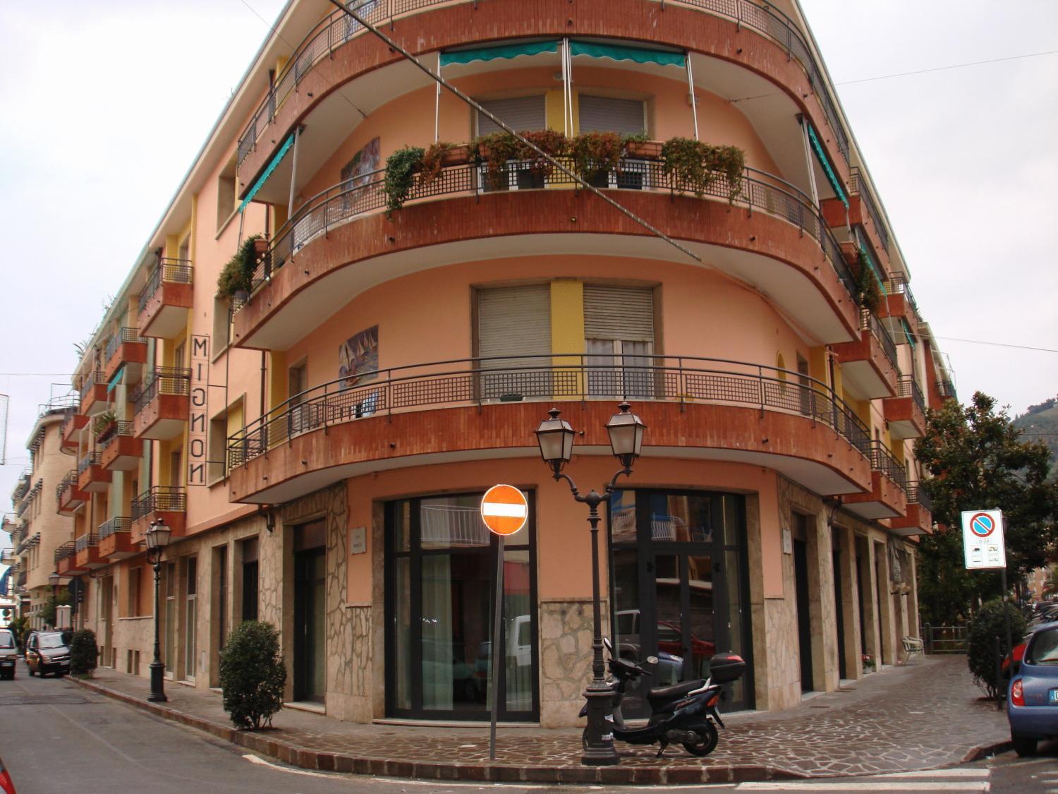 Hotel Mignon Alassio Esterno foto