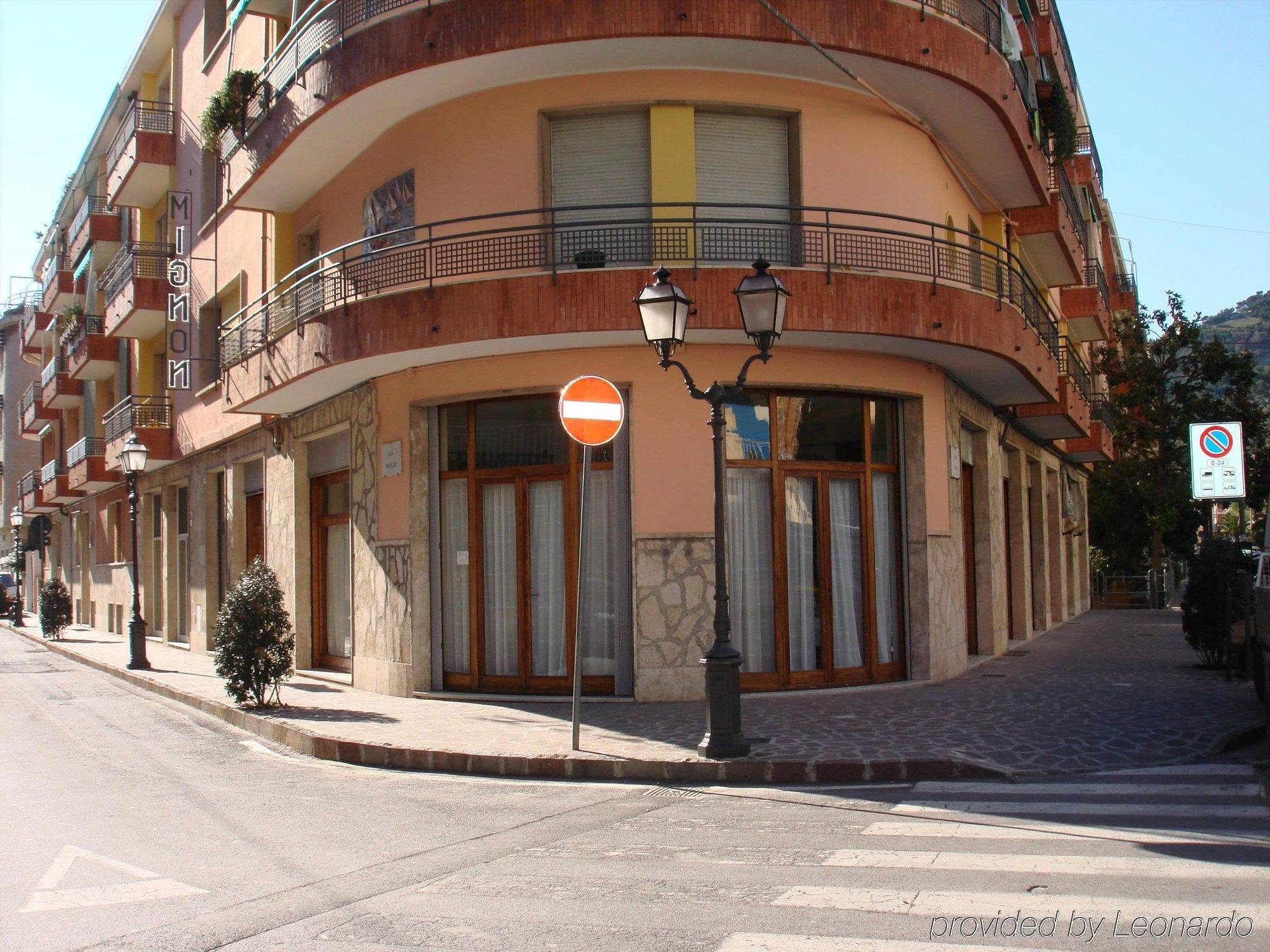 Hotel Mignon Alassio Esterno foto