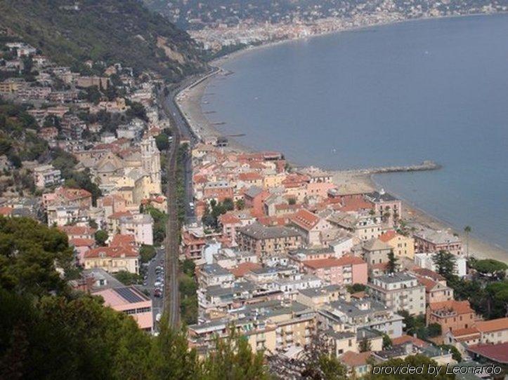 Hotel Mignon Alassio Esterno foto