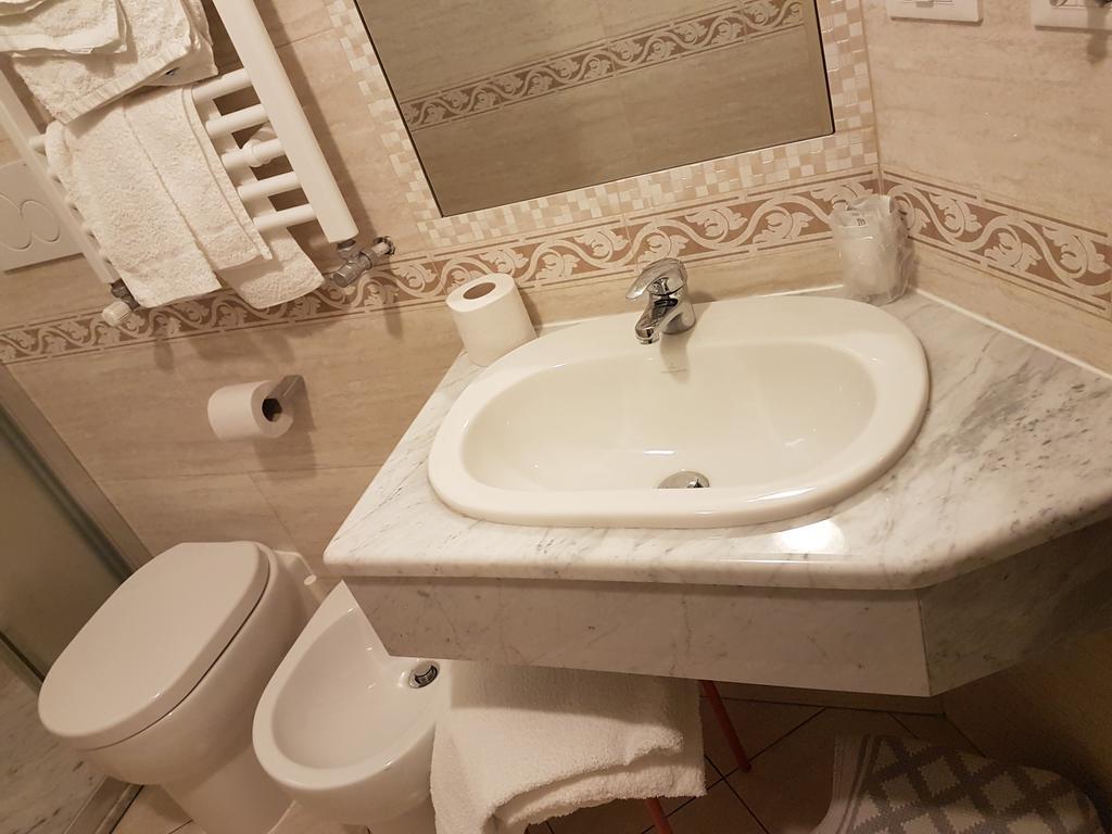 Hotel Mignon Alassio Esterno foto