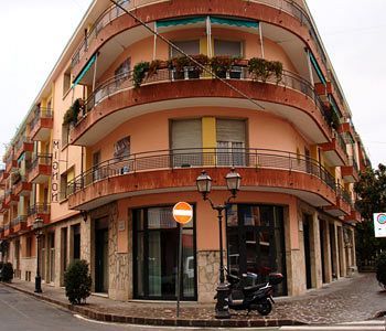 Hotel Mignon Alassio Esterno foto