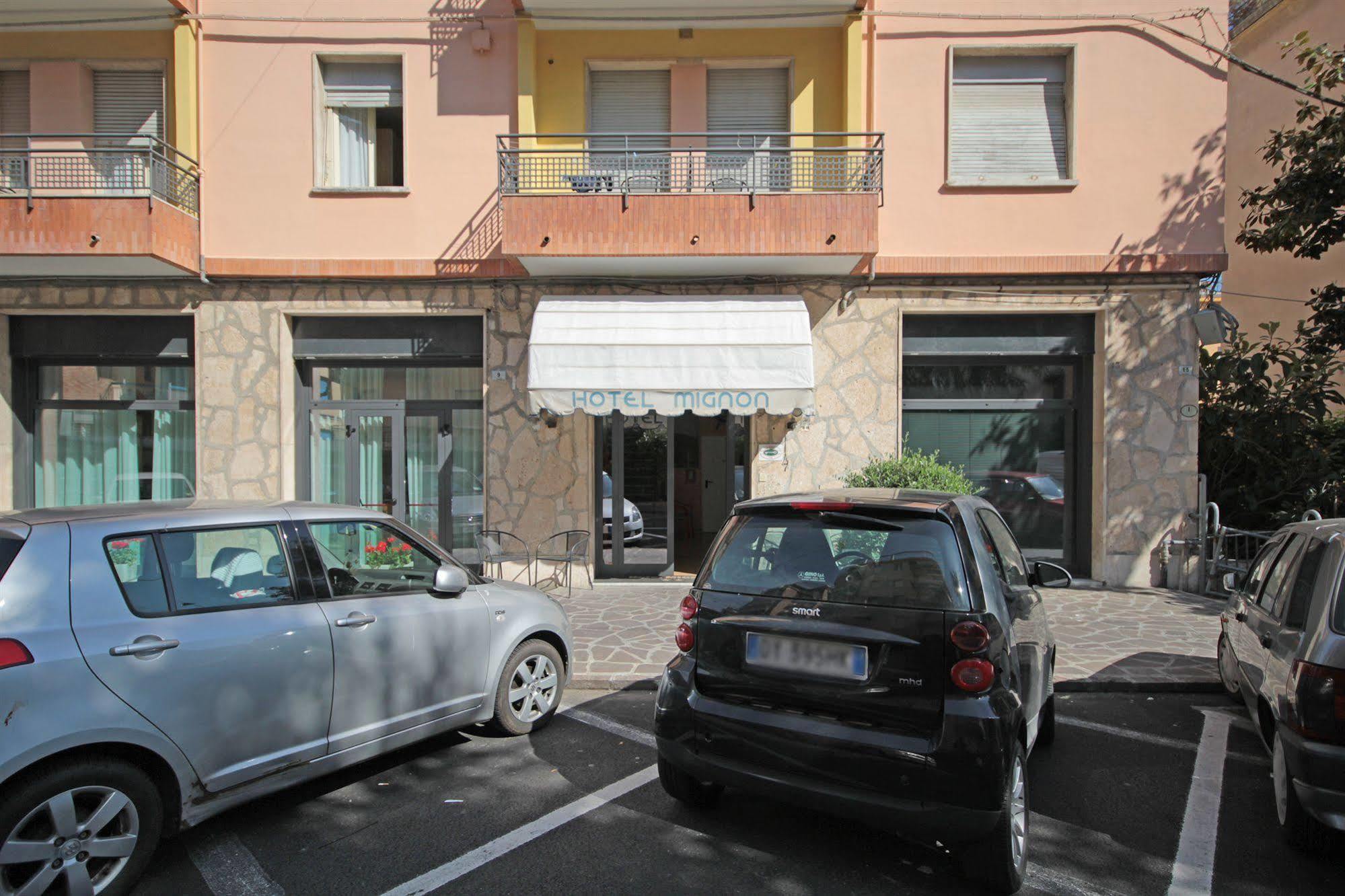 Hotel Mignon Alassio Esterno foto